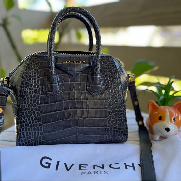 Preloved in good condition, comes with everything and extra Samorga organizer - Picture 1 of 3